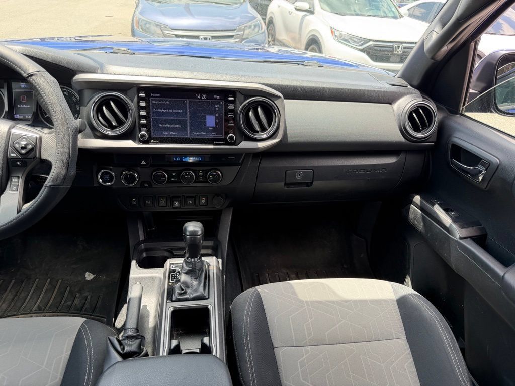 Used 2022 Toyota Tacoma TRD Off-Road w/ Technology Package AWD/4WD image 20