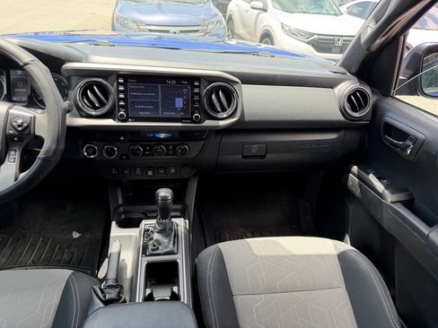 Used 2022 Toyota Tacoma TRD Off-Road w/ Technology Package AWD/4WD image 20