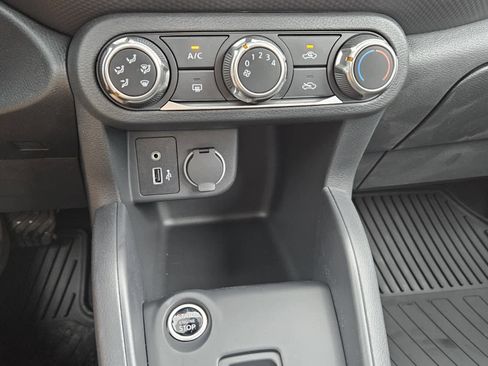 New 2025 Nissan Kicks Play S image 10