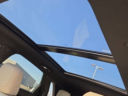 Used 2019 Cadillac XT5 Premium Luxury w/ Driver Assist Package image 9