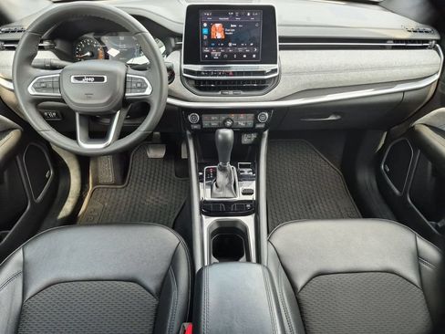 Used 2025 Jeep Compass Latitude w/ Sun & Sound Group AWD/4WD image 25