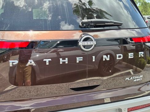 Used 2022 Nissan Pathfinder Platinum w/ Cargo Package AWD/4WD image 11