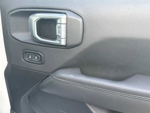 Used 2023 Jeep Wrangler Altitude image 20