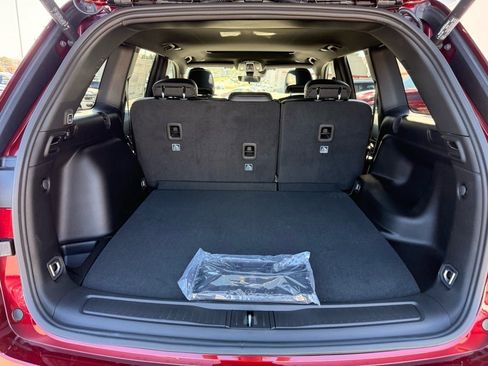 New 2025 Jeep Grand Cherokee Altitude image 20