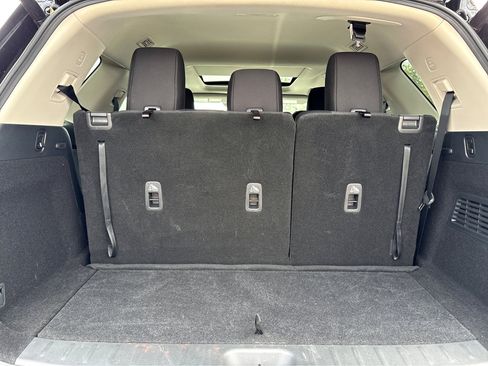 Used 2025 Nissan Pathfinder SV w/ SV Premium Package image 27