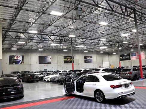 Used 2021 Mercedes-Benz E 350 4MATIC Sedan w/ Premium Package image 15