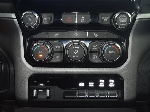 Used 2020 RAM 2500 Big Horn w/ Level 2 Equipment Group AWD/4WD image 32