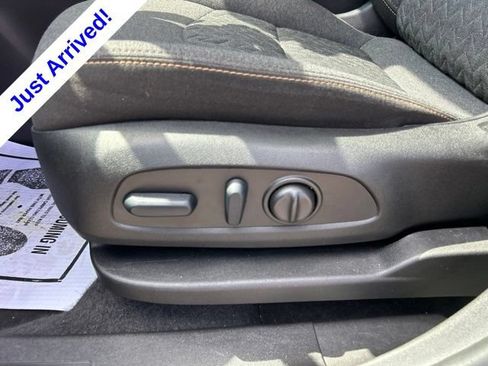 Used 2024 Chevrolet Equinox LT FWD image 16