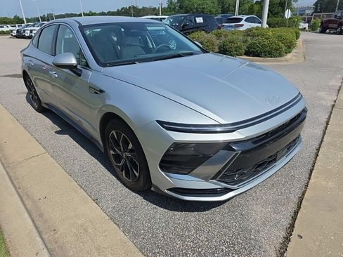 Used 2025 Hyundai Sonata SEL FWD image 7