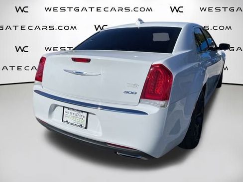 Used 2021 Chrysler 300 Touring image 10