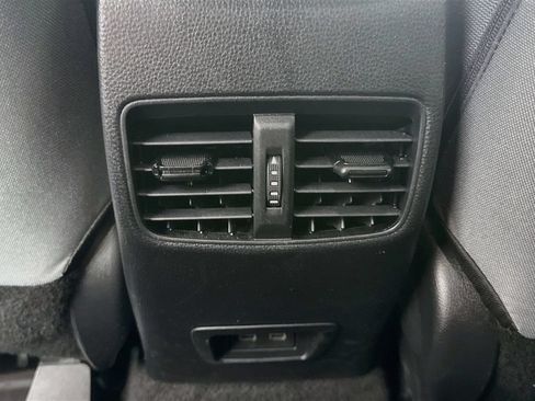 Used 2024 Toyota Corolla Cross AWD Hybrid w/ Moonroof Package image 24