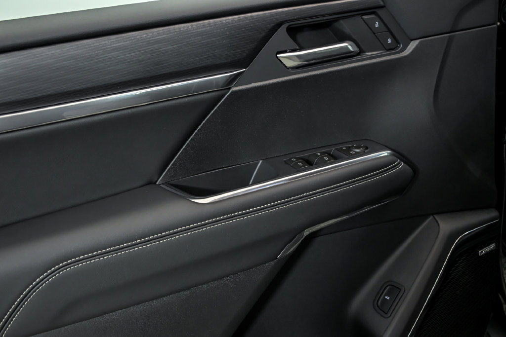 New 2027 GMC Acadia Elevation w/ Black Edition AWD/4WD image 5