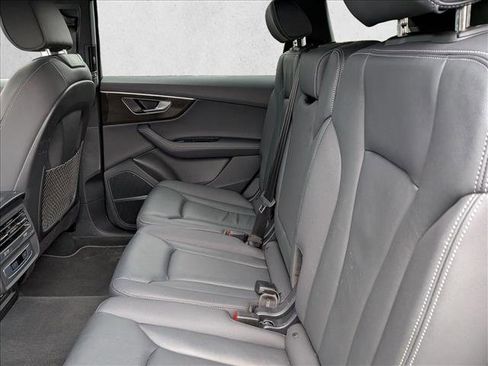 Used 2025 Audi Q7 3.0T Premium Plus image 13