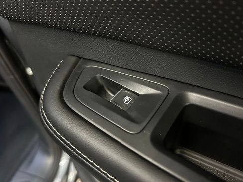 Used 2024 Volkswagen Atlas Cross Sport SE image 20