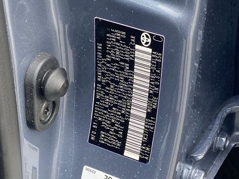 Certified 2025 Toyota Corolla LE image 30