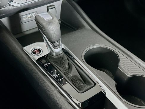 Used 2025 Nissan Altima 2.5 SV image 24