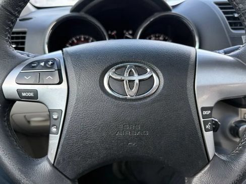 Used 2013 Toyota Highlander SE AWD/4WD image 16