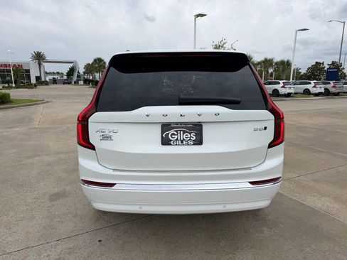 New 2026 Volvo XC90 B6 Plus w/ Protection Package Premier AWD/4WD image 4