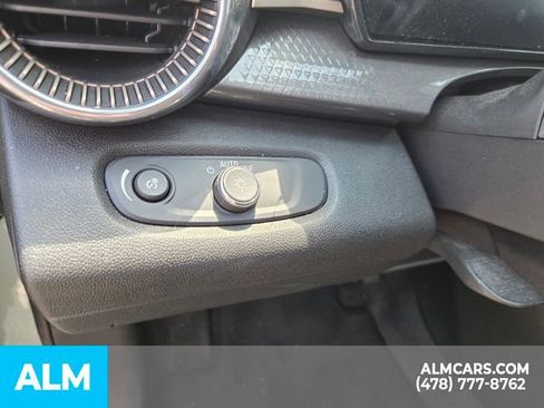 Used 2024 Chevrolet Trax ACTIV w/ Sunroof Package FWD image 15