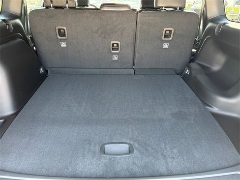 New 2025 Jeep Grand Cherokee Altitude image 12