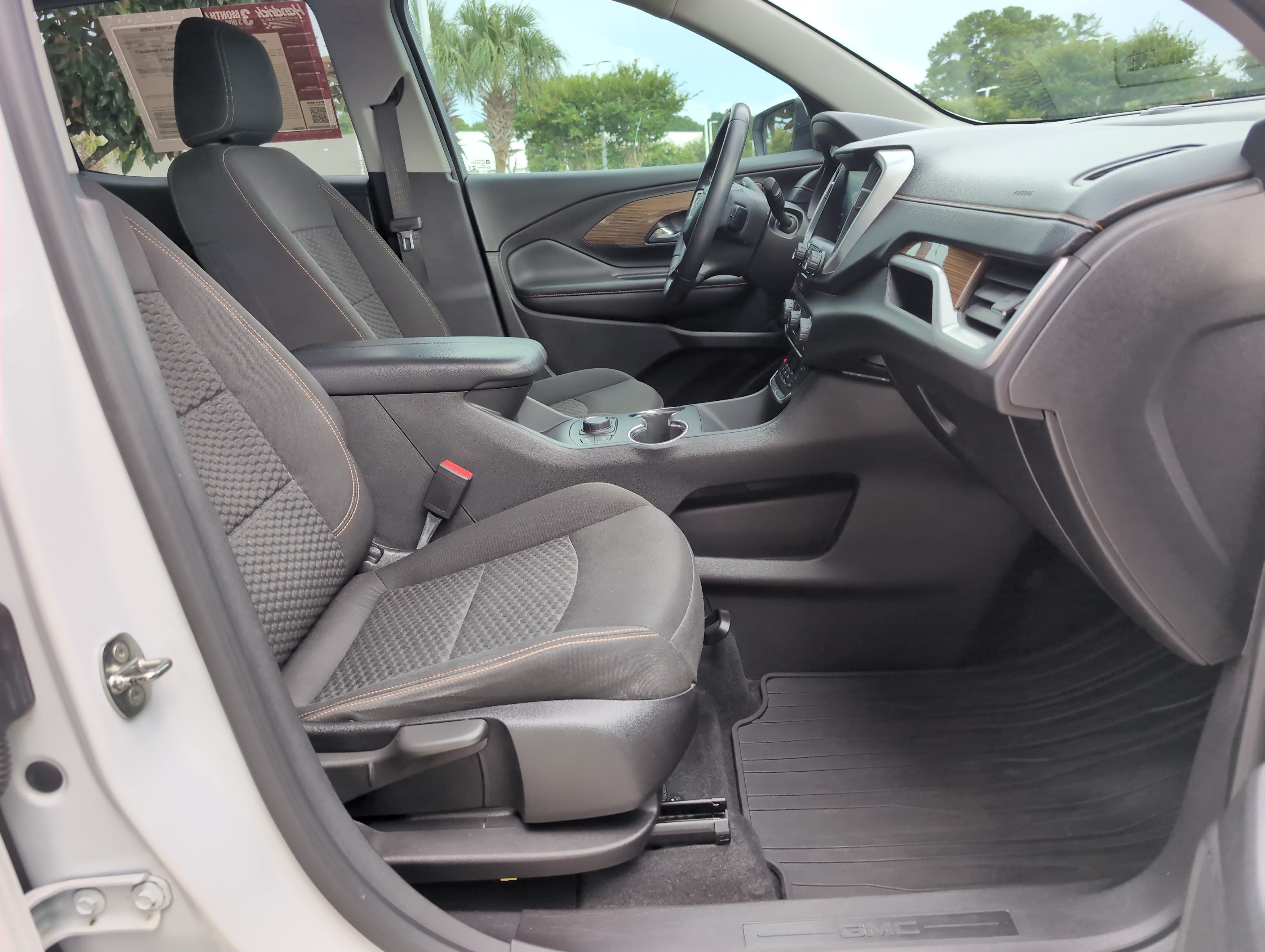 Used 2018 GMC Terrain SLE w/ Driver Convenience Package FWD image 32