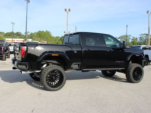 Used 2025 GMC Sierra 2500 AT4 w/ AT4 Premium Plus Package AWD/4WD image 13