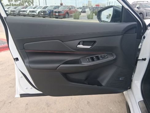 New 2026 Nissan Sentra SR w/ SR Premium Package FWD image 22