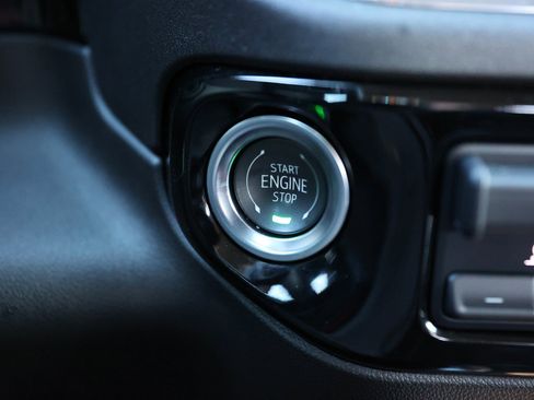 Used 2025 GMC Sierra 2500 SLT w/ SLT Premium Package image 32