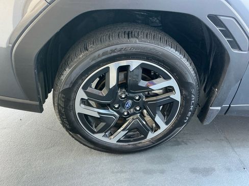 Used 2025 Subaru Forester Premium image 26