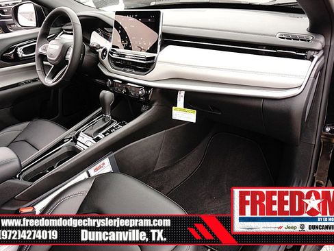 New 2026 Jeep Compass Limited image 12