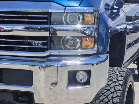 Used 2016 Chevrolet Silverado 2500 LTZ AWD/4WD image 5