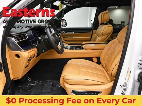 Used 2025 Jeep Grand Wagoneer Series III w/ Rear Seat Video Group 1 AWD/4WD image 13