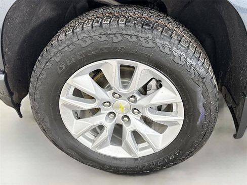 Used 2020 Chevrolet Silverado 1500 Custom w/ Custom Value Package AWD/4WD image 29