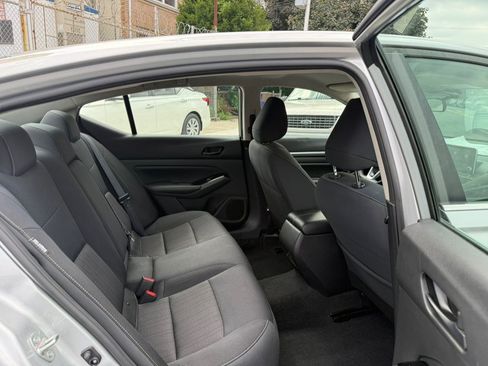 Used 2023 Nissan Altima 2.5 SV AWD/4WD image 10