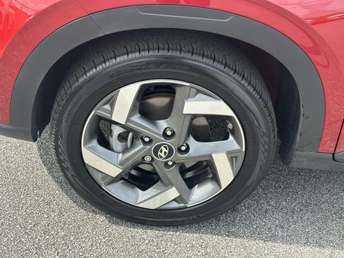 Used 2025 Hyundai Venue SEL FWD image 11