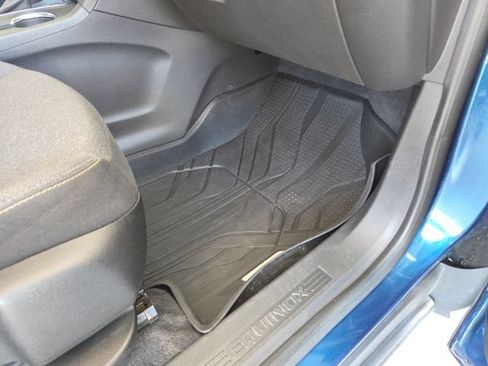 Used 2020 Chevrolet Equinox LT w/ Driver Convenience Package AWD/4WD image 16