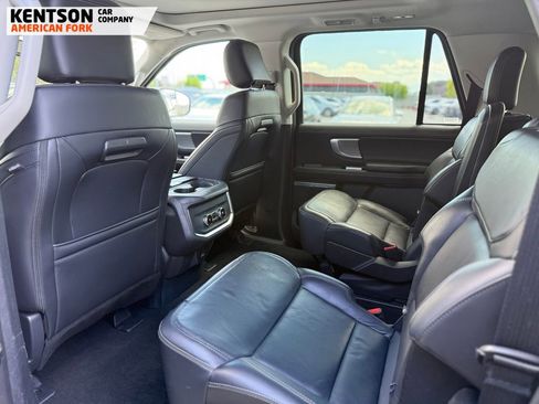 Used 2025 Ford Expedition Max Platinum AWD/4WD image 36