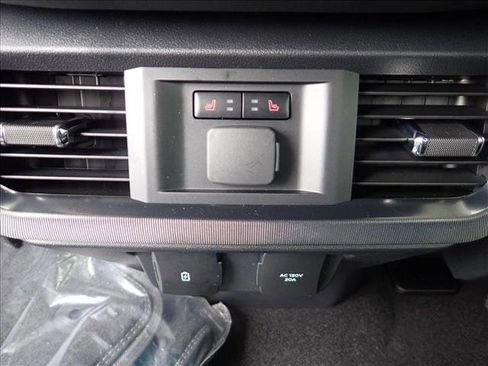 New 2026 Ford F150 Platinum w/ Equipment Group 702A High image 9