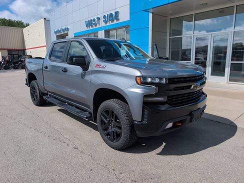 Used 2021 Chevrolet Silverado 1500 LT Trail Boss w/ Convenience Package II AWD/4WD image 2