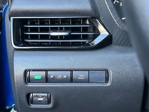 Used 2025 Nissan Sentra SV FWD image 29