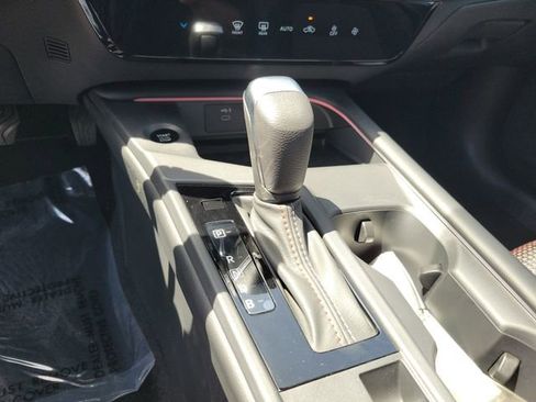 New 2026 Nissan Sentra SR w/ Floor Mat Package FWD image 19
