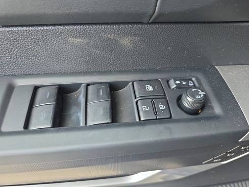 Used 2025 Toyota Sequoia Platinum w/ Tow Technology Package AWD/4WD image 27