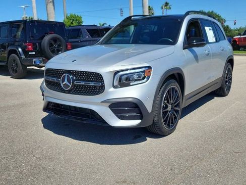 Used 2023 Mercedes-Benz GLB 250 image 3