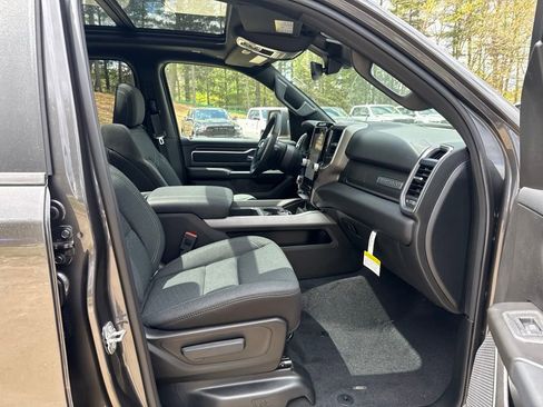 New 2026 RAM 1500 4x4 Crew Cab image 29