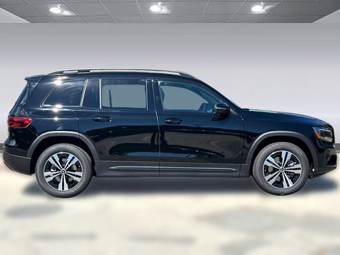 New 2026 Mercedes-Benz GLB 250 image 8