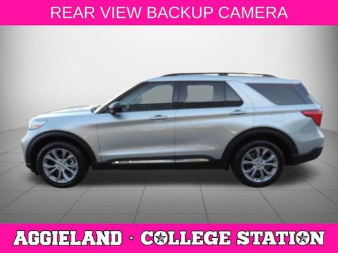 Used 2021 Ford Explorer XLT w/ Equipment Group 202A image 7