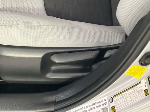 Used 2021 Toyota Corolla SE FWD image 16