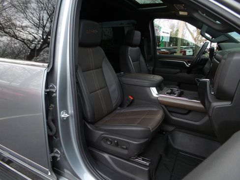 Used 2025 Chevrolet Silverado 3500 High Country w/ High Country Premium Package image 21