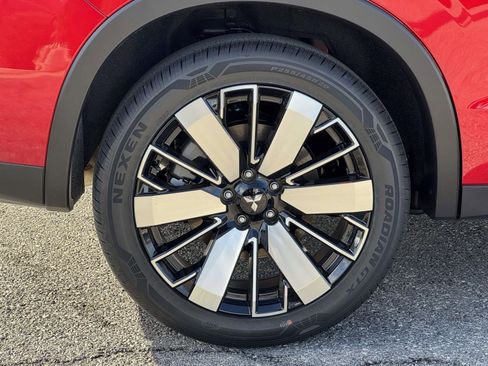 New 2025 Mitsubishi Outlander SE image 7