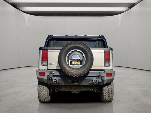 Used 2005 HUMMER H2 SUT w/ Preferred Equipment Group image 5